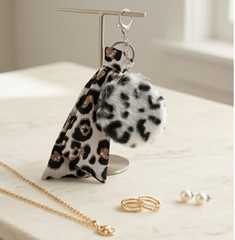 Leopard Plush Compact Mirror, Double-Sided HD Makeup Mirror with Soft Faux Fur Design, Portable Pocket Mirror for Women & Girls, Cute Travel Mirror with Stickers