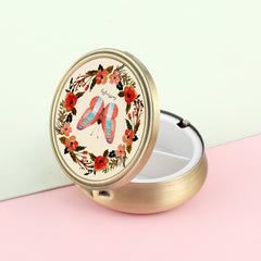 1PC Round Pill Box With Compact Mirror Epoxy Butterfly Pattern Bronze Pill Box Advanced And Beautiful Can Be Used As A Gift Suitable For Going Out  Easy To Carry Various Functions Suitable For Use At Home Or For Traveling