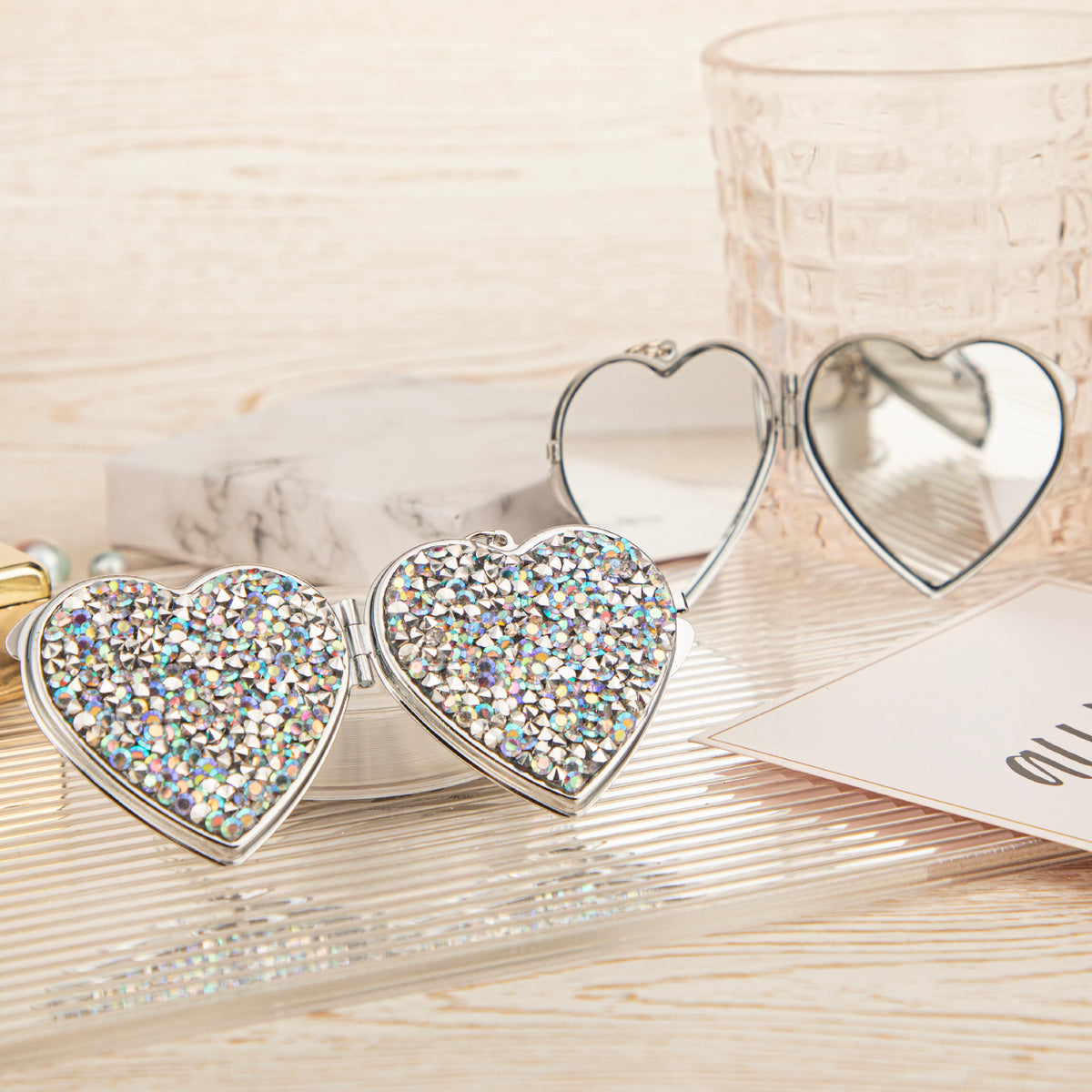 Rhinestone Heart-Shaped Compact Mirror Keychain, Sparkly Double-Sided Folding Makeup Mirror with 95% High Reflectivity, Portable Pocket Mirror for Purse/Keys, Gift for Women & Girls