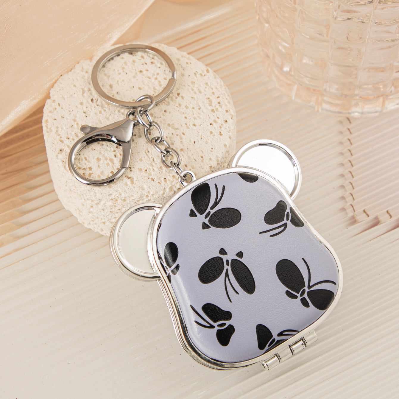 Miroir porte-clés en forme de tête de chien, papillons noirs et couverture PU : Blanc